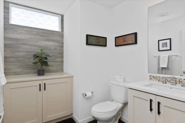 2511 State Street, Carlsbad, CA 92008