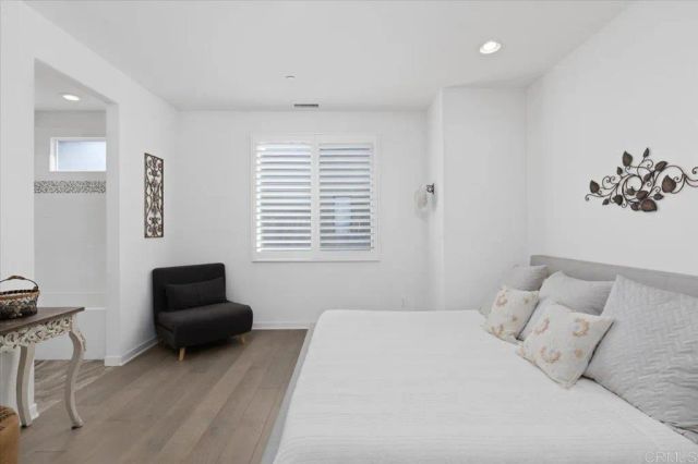 2511 State Street, Carlsbad, CA 92008