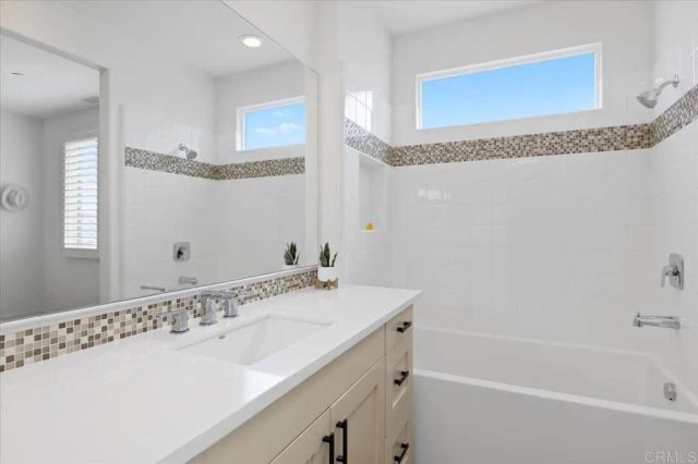2511 State Street, Carlsbad, CA 92008