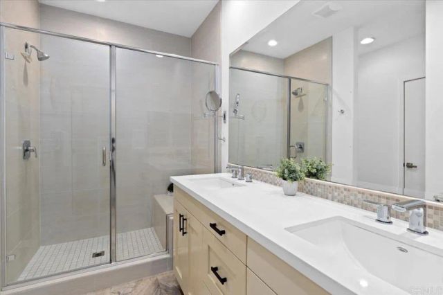 2511 State Street, Carlsbad, CA 92008