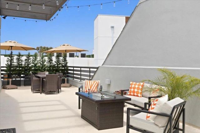 2511 State Street, Carlsbad, CA 92008
