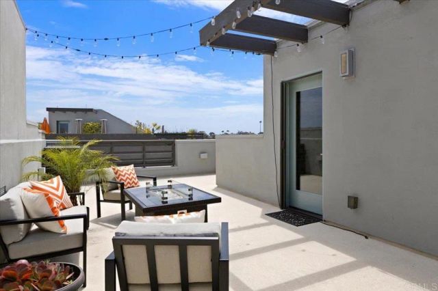2511 State Street, Carlsbad, CA 92008