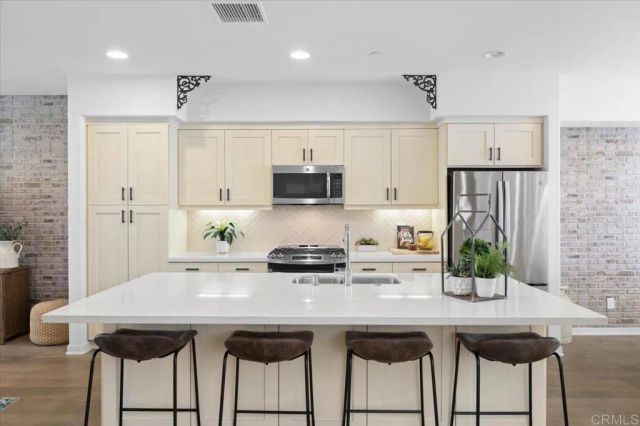 2511 State Street, Carlsbad, CA 92008