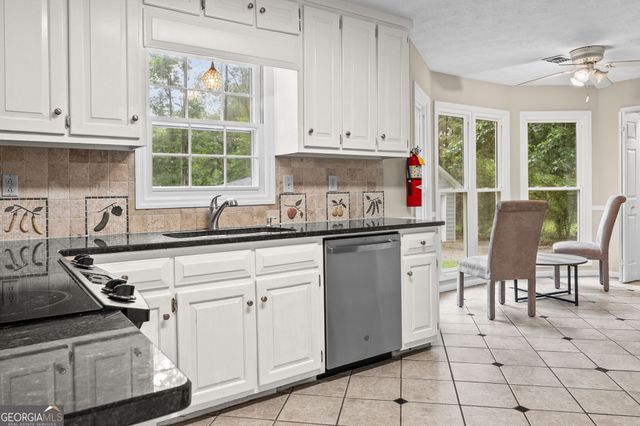 60 London Lane, Sharpsburg, GA 30277