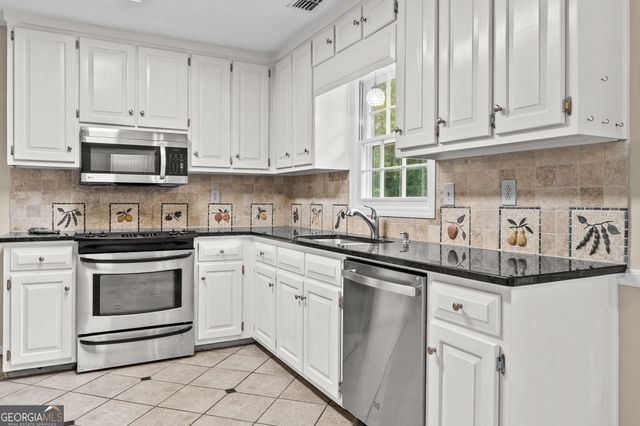 60 London Lane, Sharpsburg, GA 30277