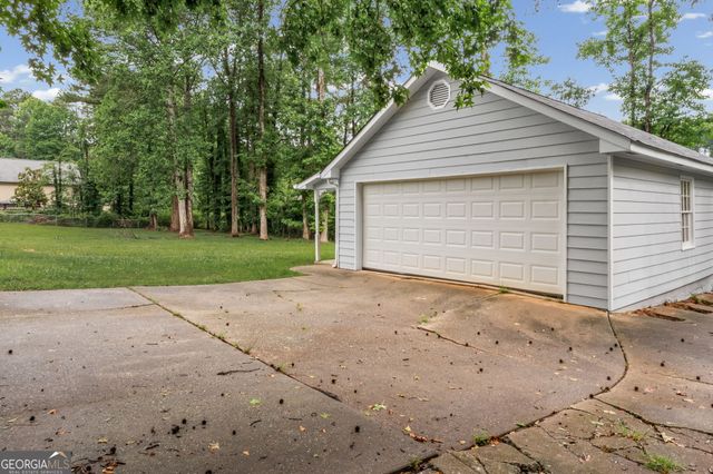 60 London Lane, Sharpsburg, GA 30277