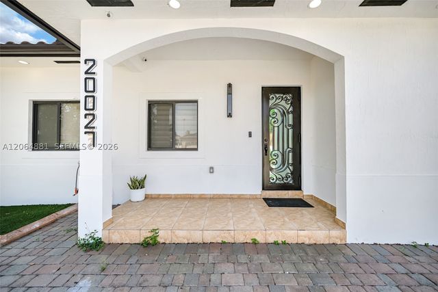 20027 NW 85th Ave, Hialeah, FL 33015