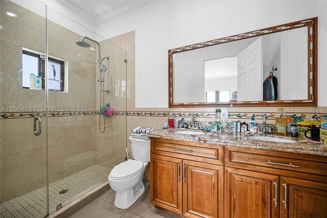 20027 NW 85th Ave, Hialeah, FL 33015
