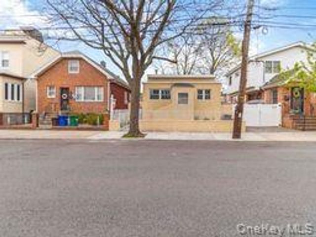 21-52 48th Street, Astoria, NY 11105