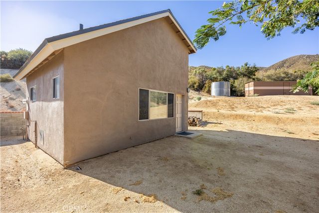 11551 Lonesone Valley Road, Leona Valley, CA 93551