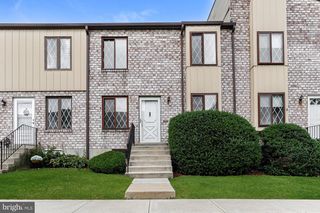 5200 HILLTOP DR #AA17, Brookhaven, PA 19015