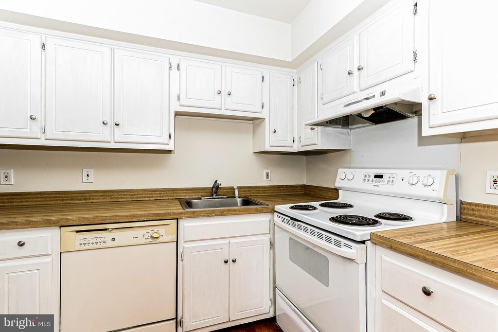 5200 HILLTOP DR #AA17, BROOKHAVEN, PA 19015 — photo 2