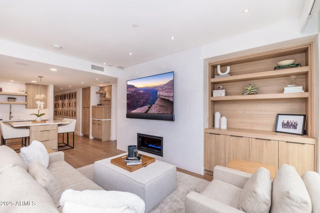 7175 E CAMELBACK Road 109, Scottsdale, AZ 85251