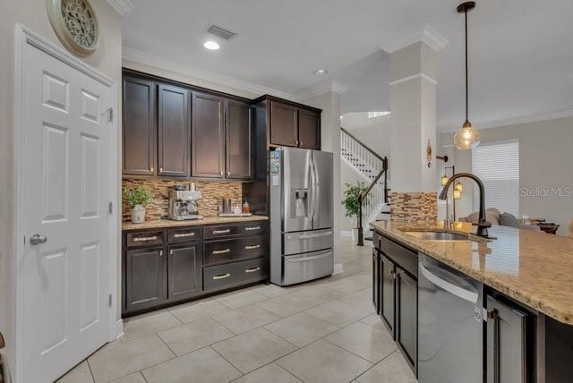 16216 BAYBERRY VIEW DR, Lithia, FL 33547