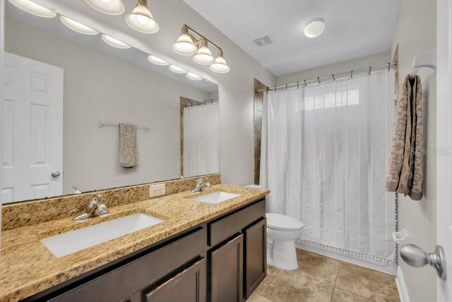 16216 BAYBERRY VIEW DR, Lithia, FL 33547