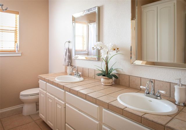 105 Wallace Riddell DR, Burnet, TX 78611