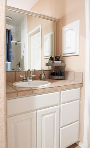 105 Wallace Riddell DR, Burnet, TX 78611