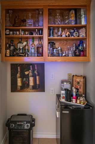 105 Wallace Riddell DR, Burnet, TX 78611