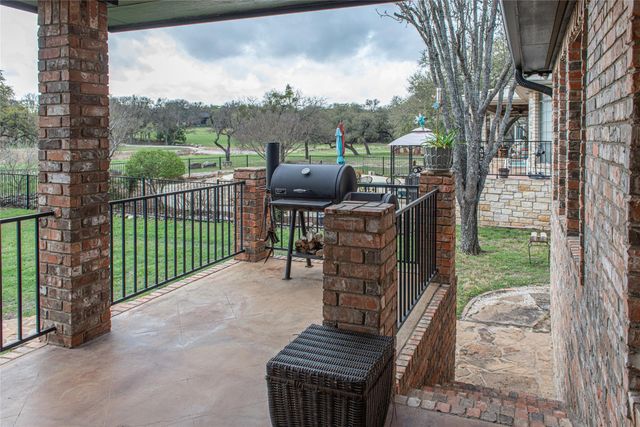 105 Wallace Riddell DR, Burnet, TX 78611