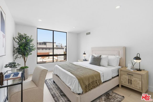150 N Almont Drive 301, Beverly Hills, CA 90211