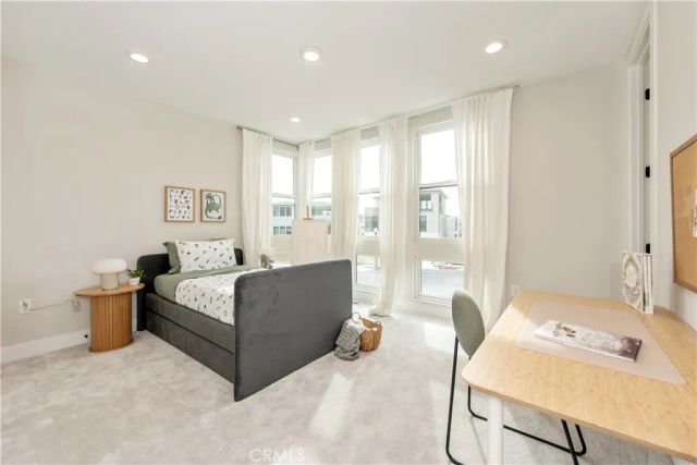 216 Stage, Irvine, CA 92618