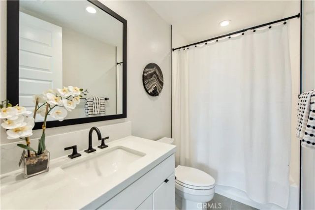 216 Stage, Irvine, CA 92618