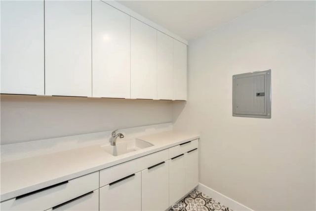 216 Stage, Irvine, CA 92618