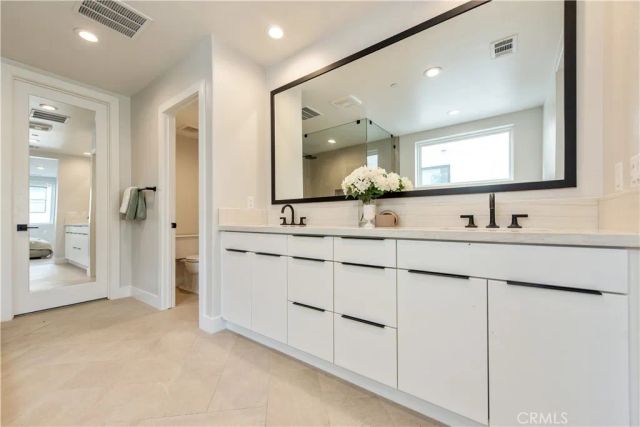 216 Stage, Irvine, CA 92618