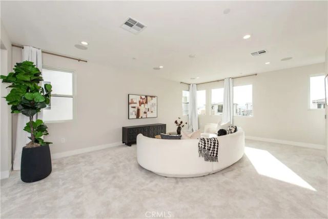 216 Stage, Irvine, CA 92618