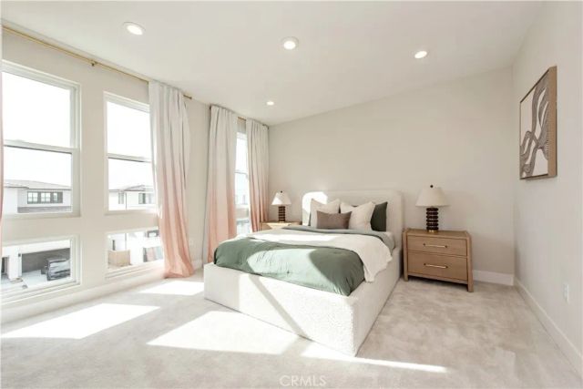 216 Stage, Irvine, CA 92618