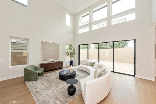 216 Stage, Irvine, CA 92618