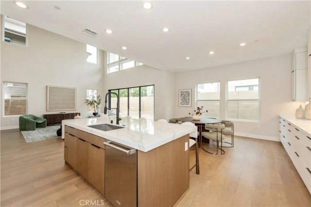 216 Stage, Irvine, CA 92618