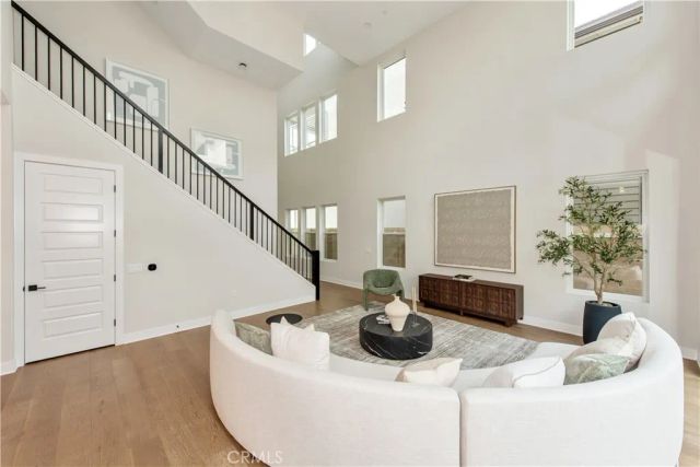 216 Stage, Irvine, CA 92618