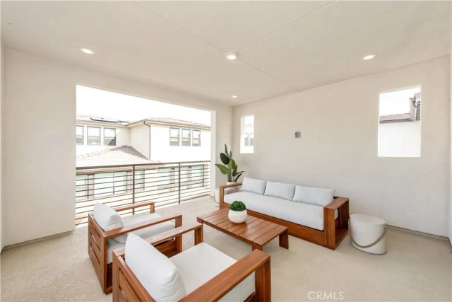 216 Stage, Irvine, CA 92618