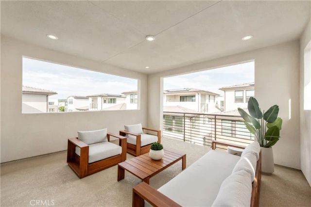 216 Stage, Irvine, CA 92618