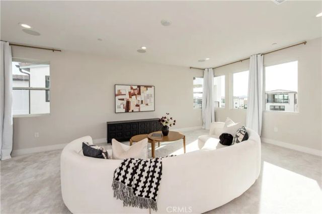 216 Stage, Irvine, CA 92618