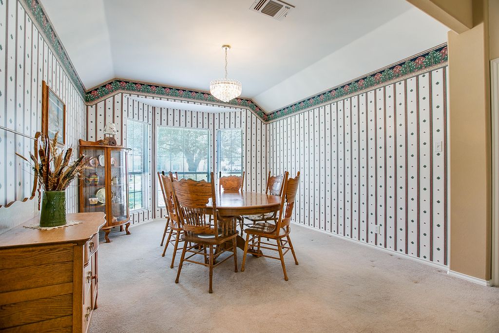Image 10 of property listing at 1721 Weston Road, San Angelo, TX 76901