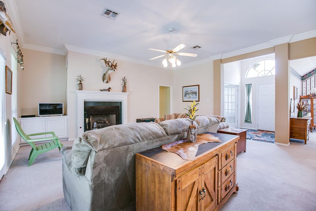 Image 12 of property listing at 1721 Weston Road, San Angelo, TX 76901