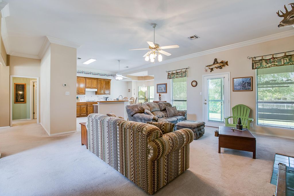 Image 13 of property listing at 1721 Weston Road, San Angelo, TX 76901