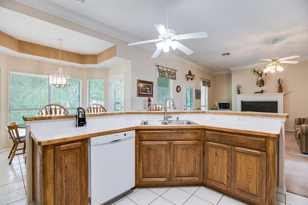 Image 17 of property listing at 1721 Weston Road, San Angelo, TX 76901
