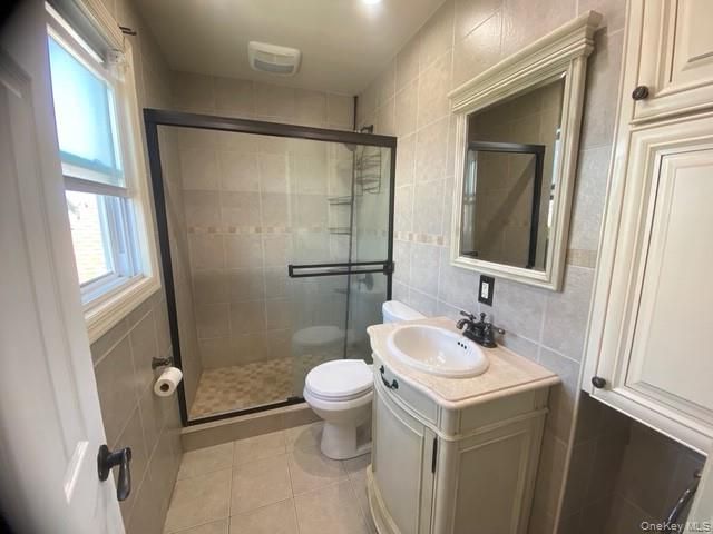 347 West Market Street Upper, Long Beach, NY 11561