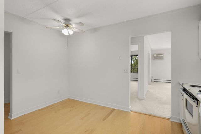 10521 Cedar Lake Road 519, Minnetonka, MN 55305
