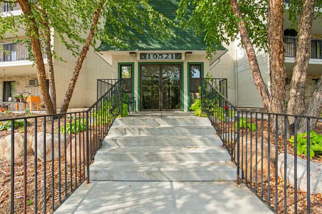 10521 Cedar Lake Road 519, Minnetonka, MN 55305