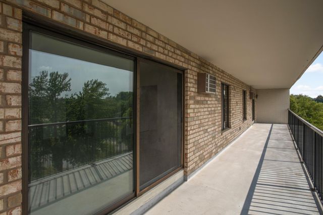 10521 Cedar Lake Road 519, Minnetonka, MN 55305