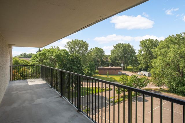 10521 Cedar Lake Road 519, Minnetonka, MN 55305