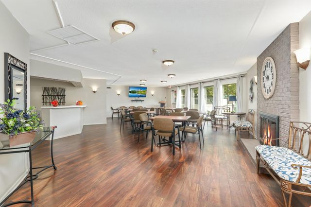10521 Cedar Lake Road 519, Minnetonka, MN 55305