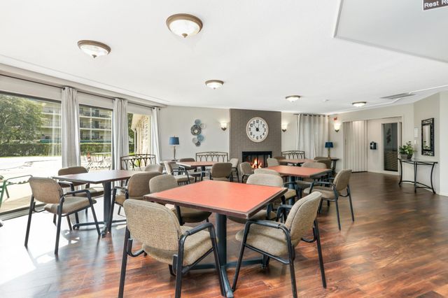 10521 Cedar Lake Road 519, Minnetonka, MN 55305