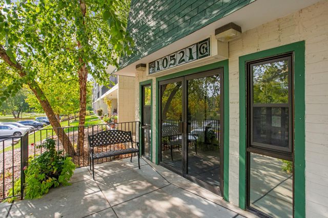 10521 Cedar Lake Road 519, Minnetonka, MN 55305