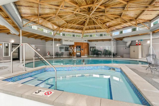 10521 Cedar Lake Road 519, Minnetonka, MN 55305