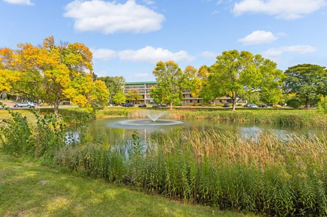10521 Cedar Lake Road 519, Minnetonka, MN 55305